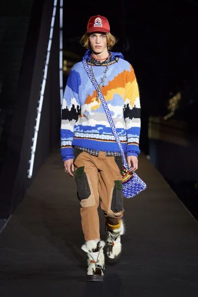 Look 14